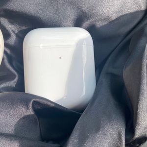 AirPods/2nd generation wireless charging